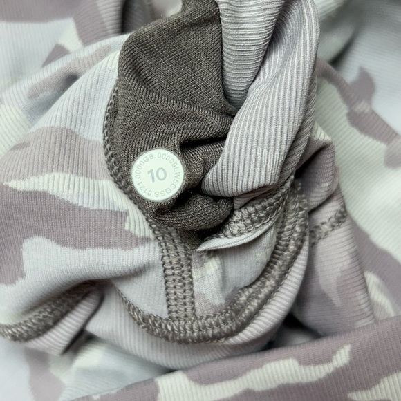 Lululemon Wonder Under High Rise Tight Lavender Camo Leggings Size 10 - Picture 8 of 9